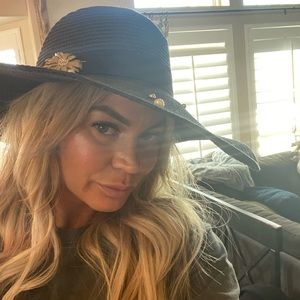 Meet your Posher, Amie